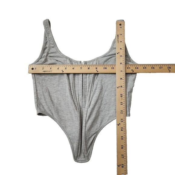 PrettyLittleThing Women's Gray Corset Crop Top – Size 8, Boned, Trendy & Stylish - Picture 2 of 5